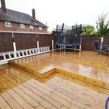 Fabulous 3 Bedroom House , Sleeps Up To 5-7 Guest. South Ockendon ภายนอก รูปภาพ
